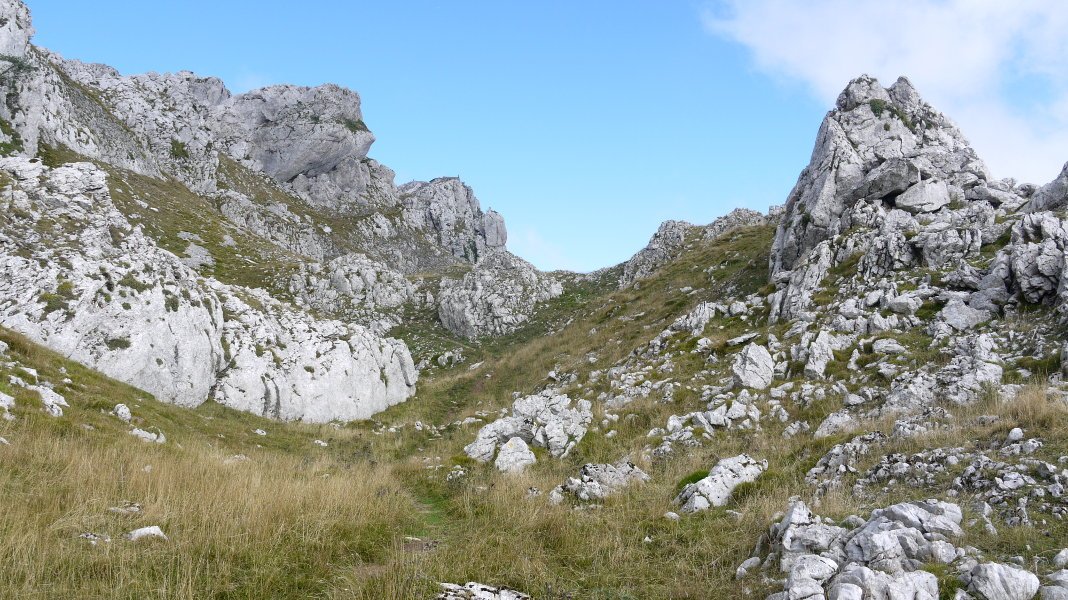 IEko hegiko bidetik tontorra ikusten denean