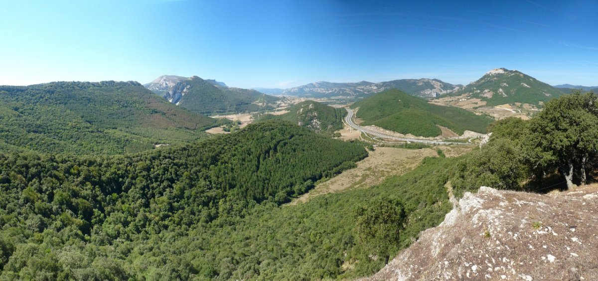 Irutzun inguruko gainen panoramika Illunbetatik