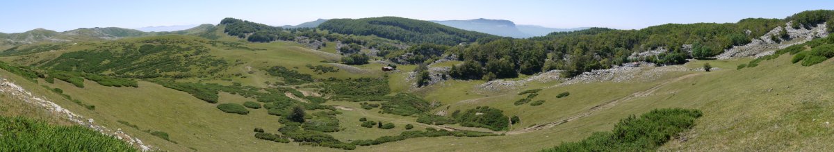 Ekialdera begiratuta, Txameni eta Eulatz nabarmentzen dira
