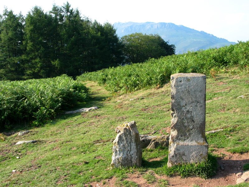Mugarri zaharrek tinko jarraitzen dute