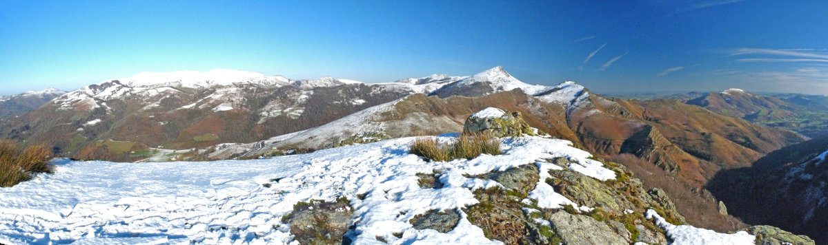 Usatxarretako gailurra (855m)