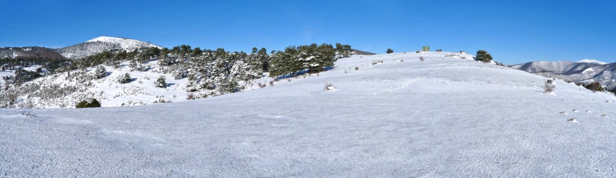 Suteetarako etxola, Baratxueta ekialdean, Usetxi herriaren gainean