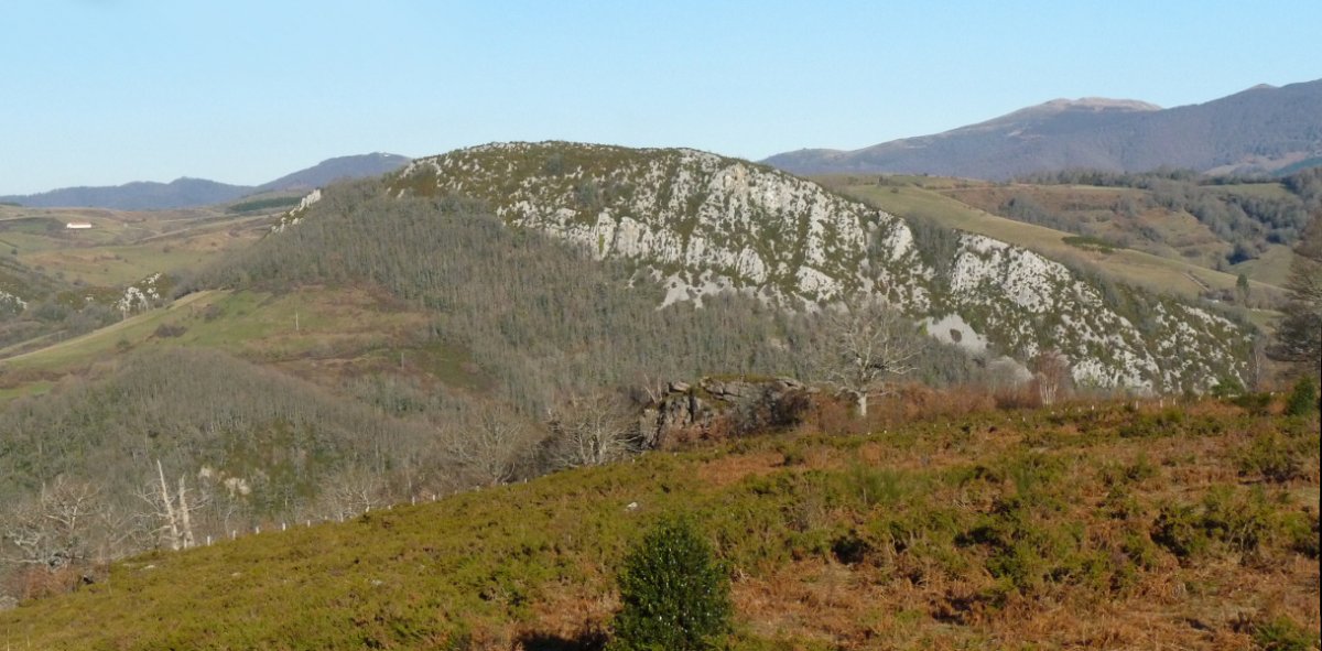 Erodoa, Iturta menditik