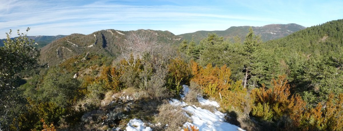 Xabros inguruko gainak Gazteluzarreko gailurretik