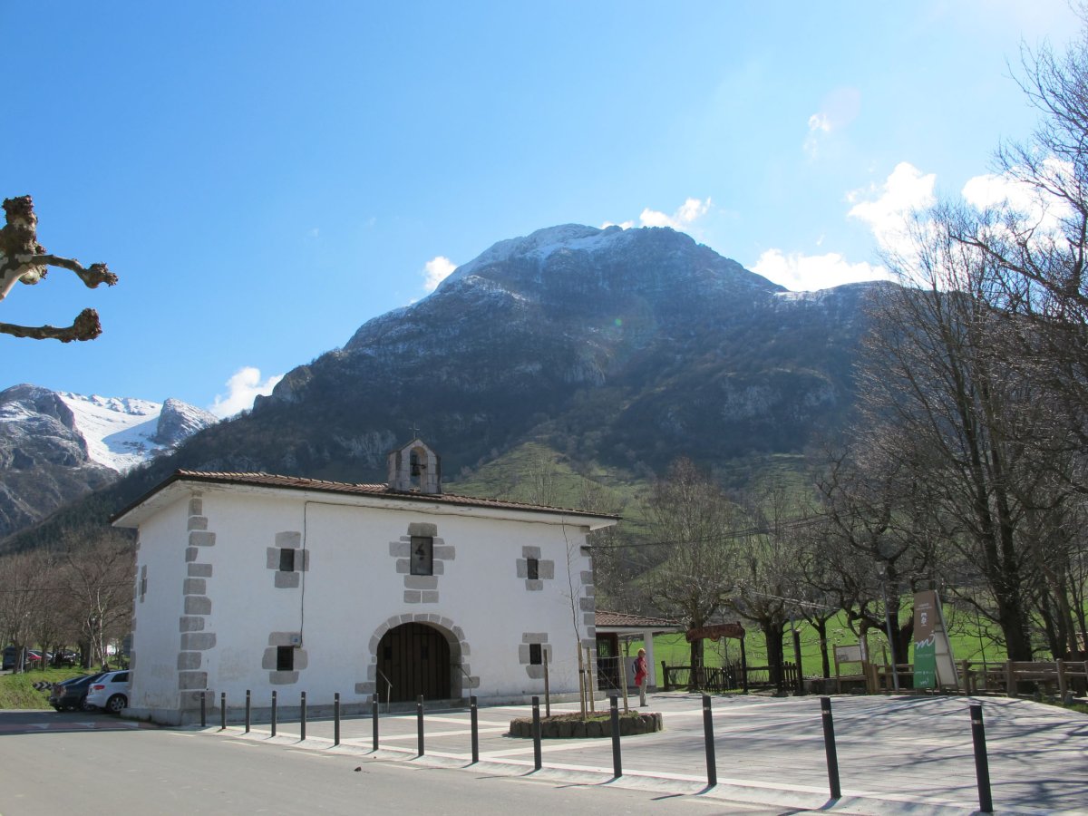 Andra Mari ermita Larraitzen