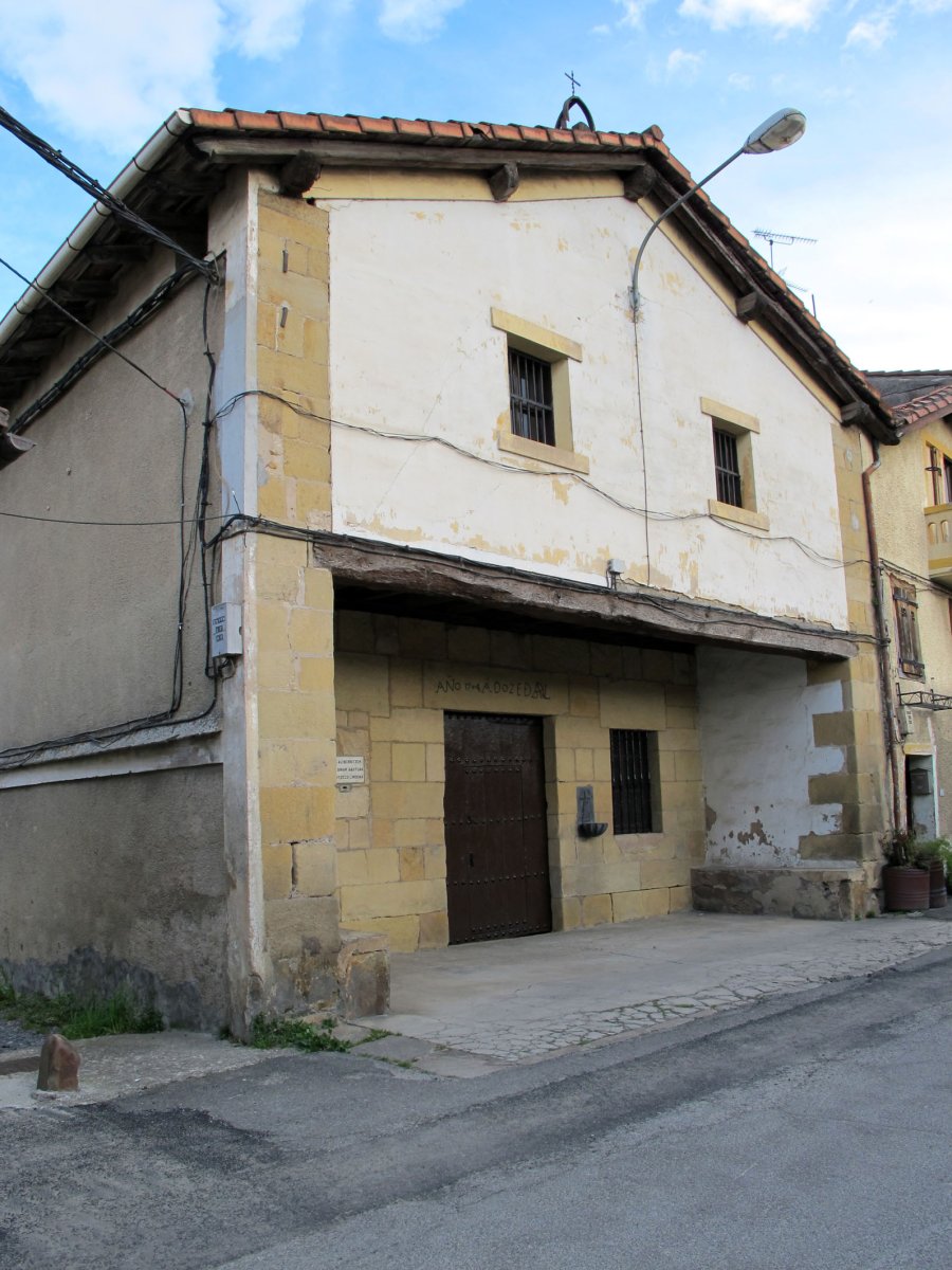 Andra Mari Sokorrokua Usurbilen