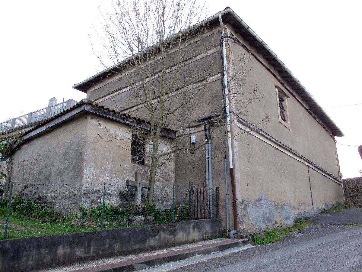 Andra Mari Sokorrokua Usurbilen