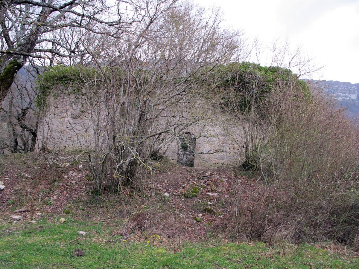 San Esteban ermita Satrustegin, iparraldea