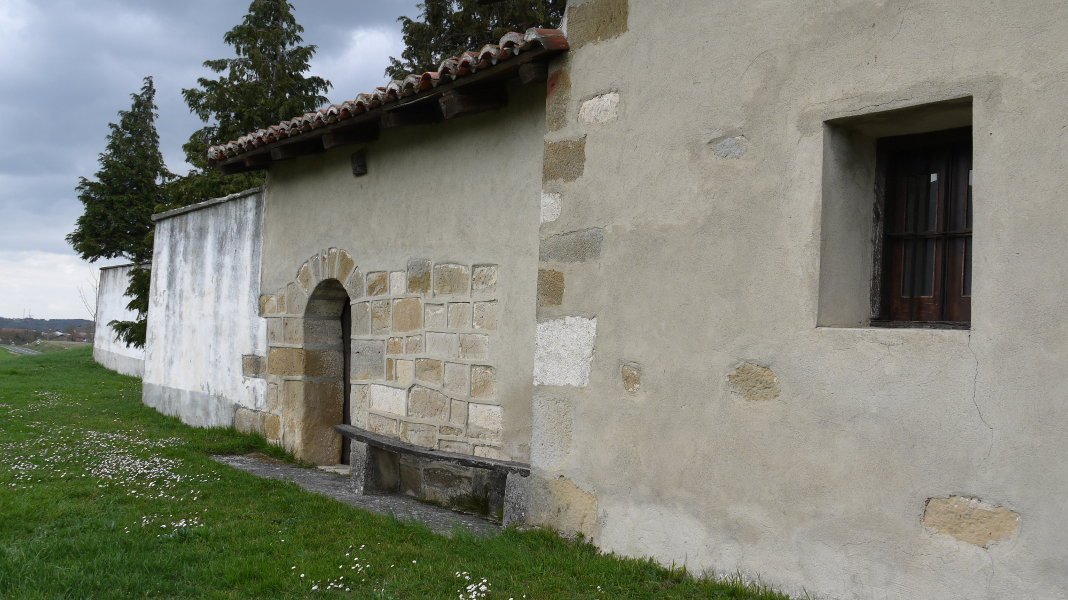 Arandegiko ermita Ilarduia eta Egino artean