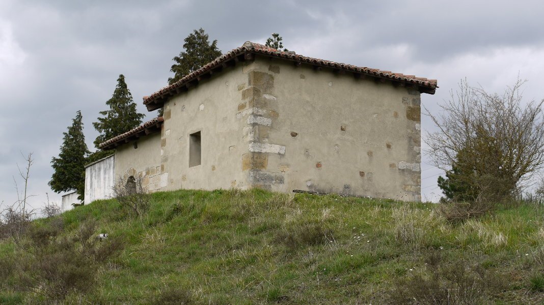 Arandegiko ermita Ilarduia eta Egino artean