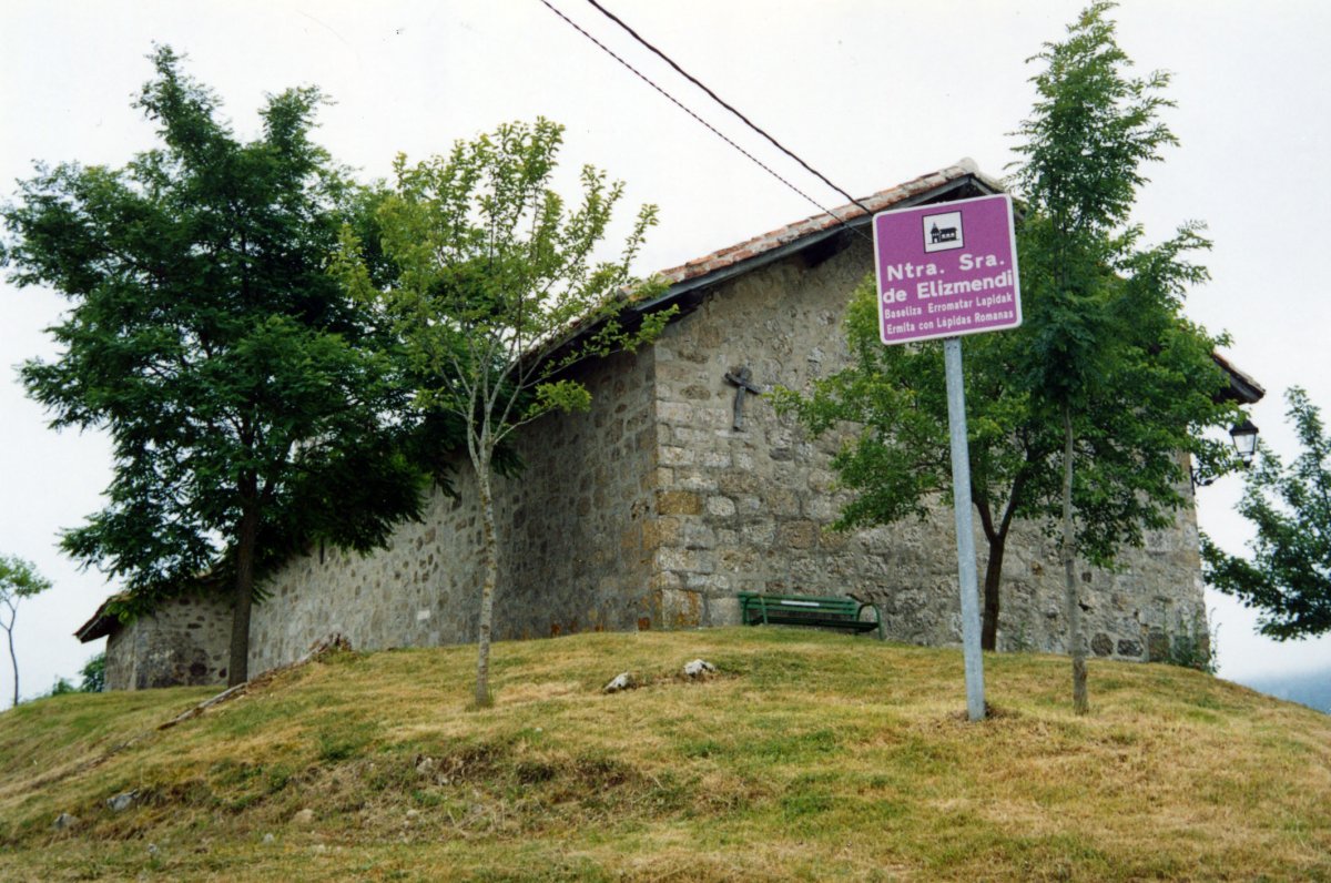 Nuestra Señora de Elizmendi ermita Kontrastan