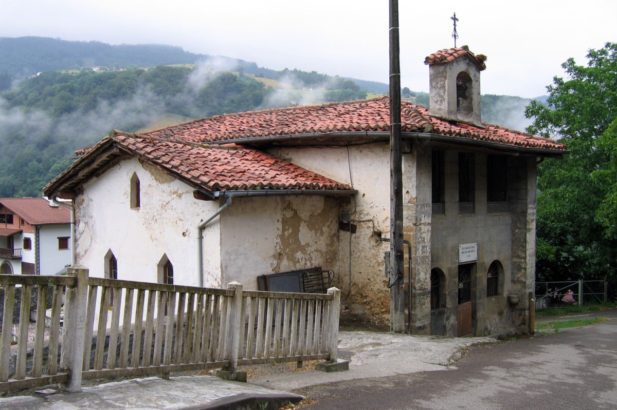 Gurutze Santua ermita Errezilen