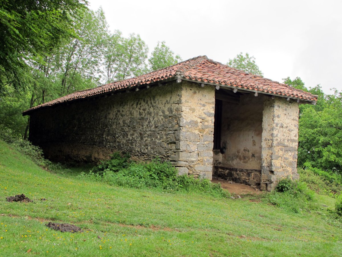 Santa Kruz ermita Areso inguruan