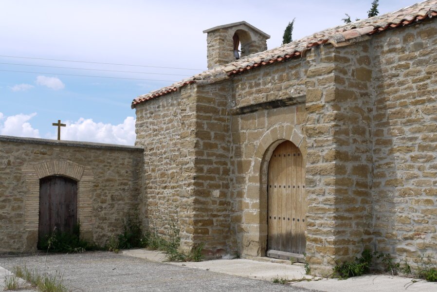 San Nikolas ermita Uterga aldean