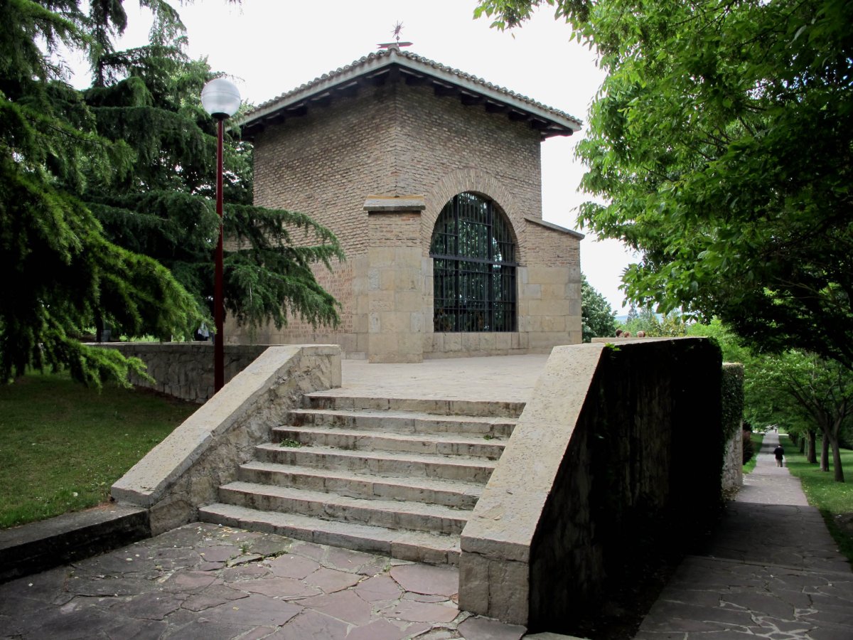 Nuestra Señora del Amor Hermoso ermita Iruñan