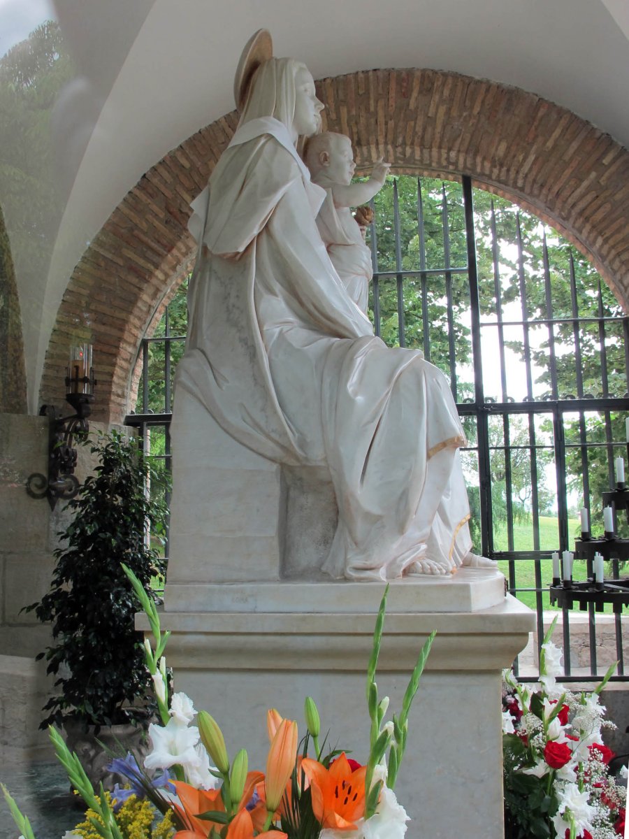 Nuestra Señora del Amor Hermoso ermita Iruñan