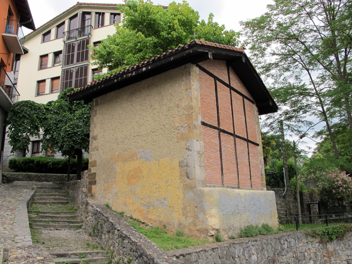 Gurutze Santua ermita Hernanin