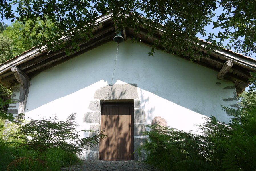 San Bixenti ermita Aulesti aldean