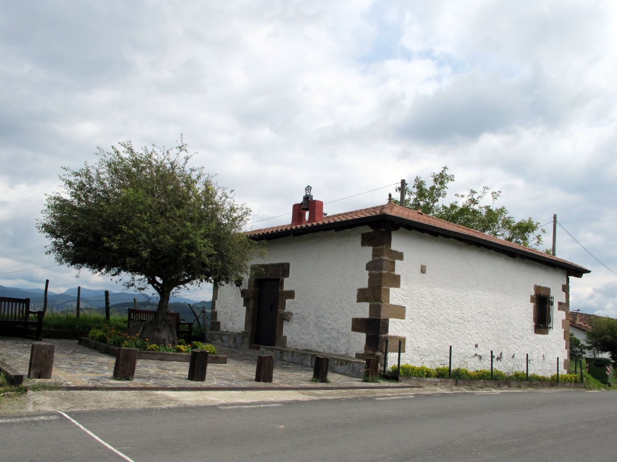 San Juan Txiki ermita Lazkaomendin