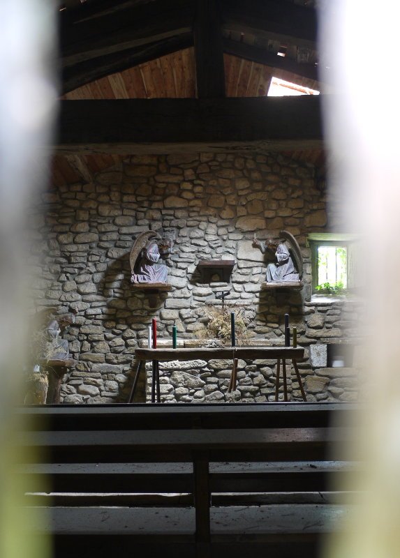 Barrualdea, atearen zirrikitu batetik