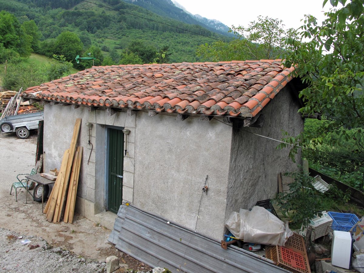 Elurretako Ama ermita Zegama aldean