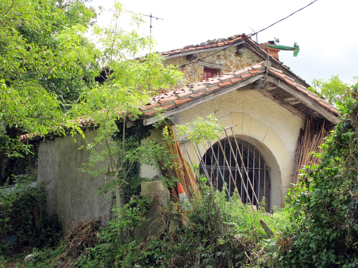 Elurretako Ama ermita Zegama aldean