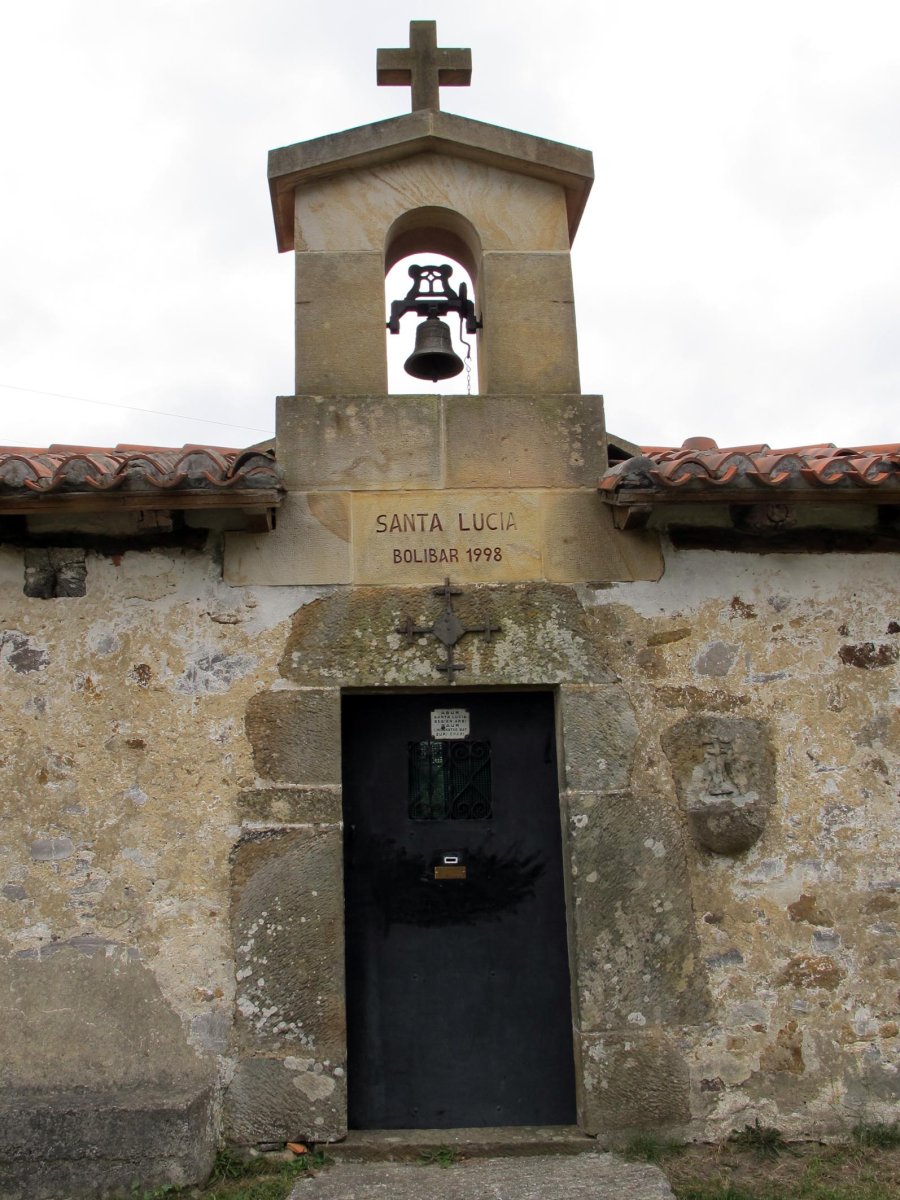 Santa Luzia ermita Bolibar aldean