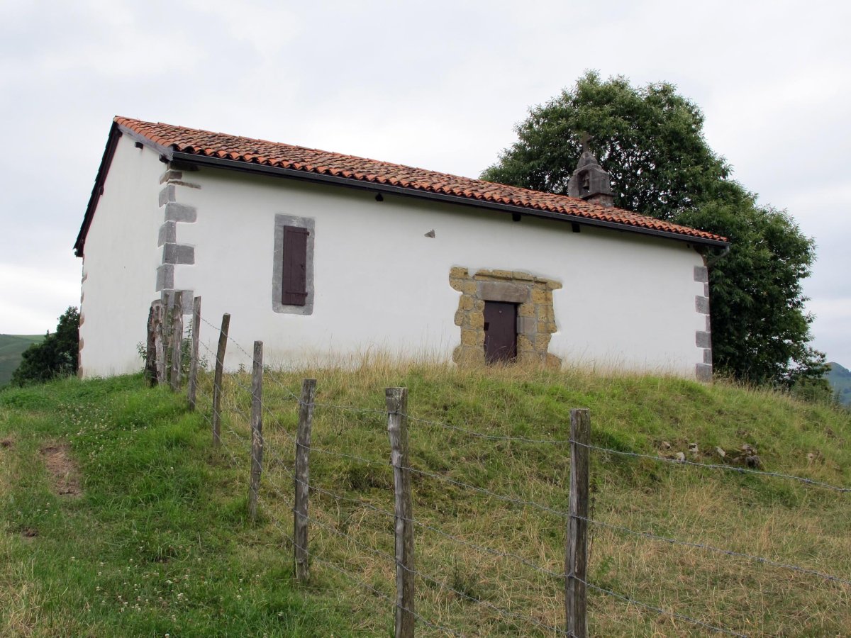 Santa Engrazia ermita Behorlegi aldean