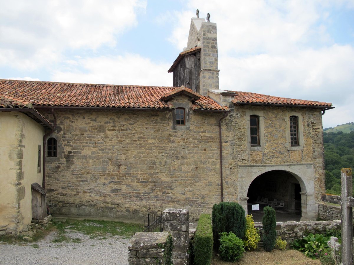 Haranbeltz ermita Irura Asme aldean