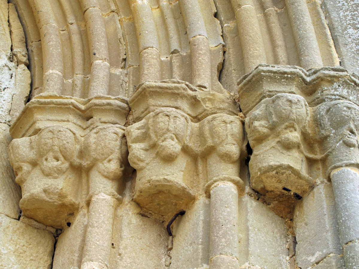 San Migel ermita Uxue aldean