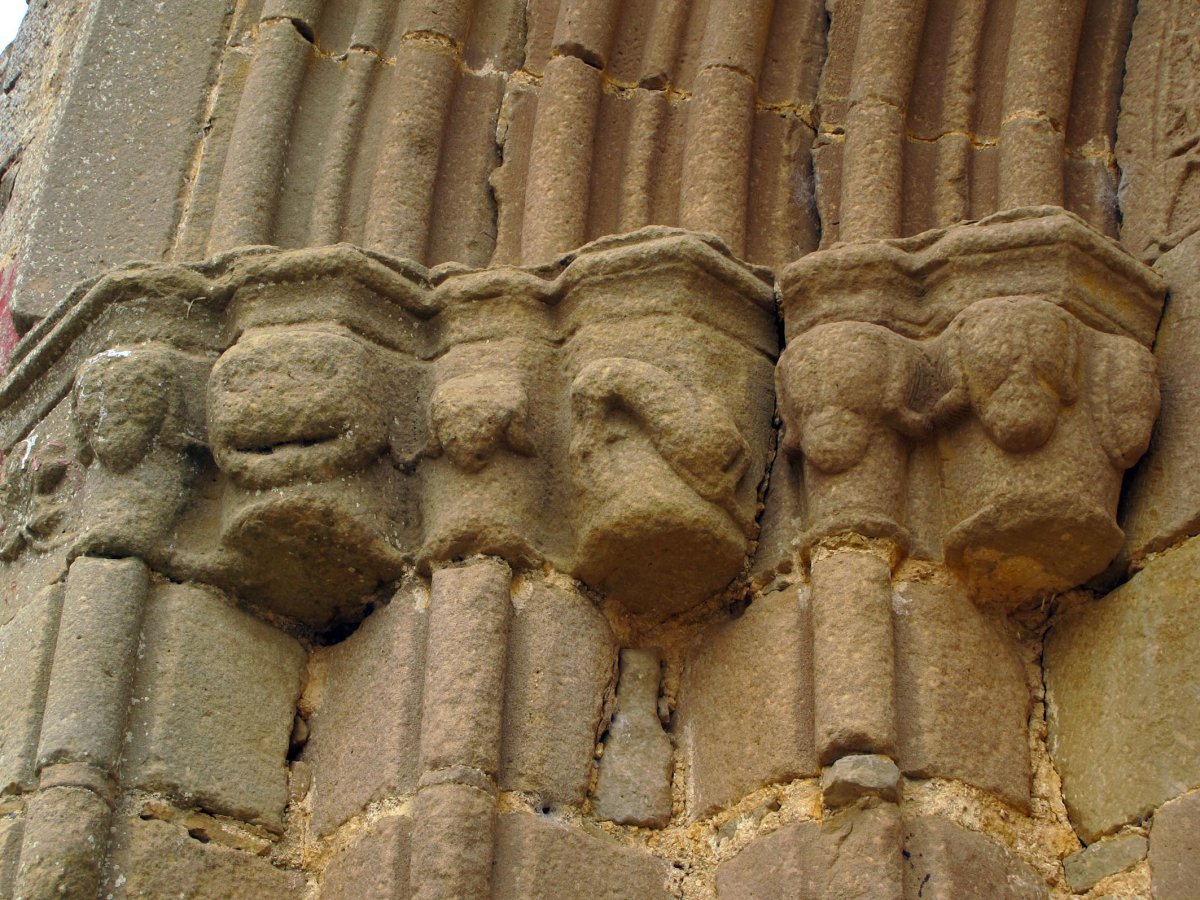 San Migel ermita Uxue aldean