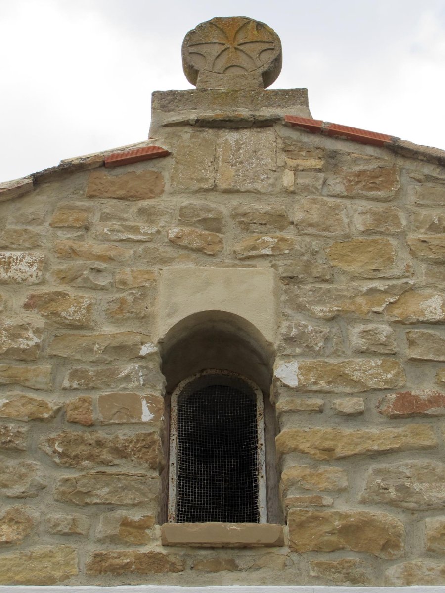 Santa Eufemia ermita Santakara aldean