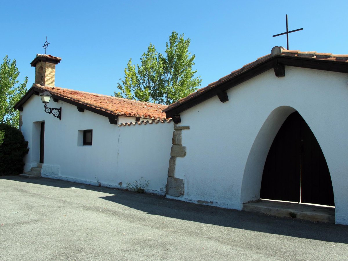 Santa Elena ermita Eskirotzko hilerrian