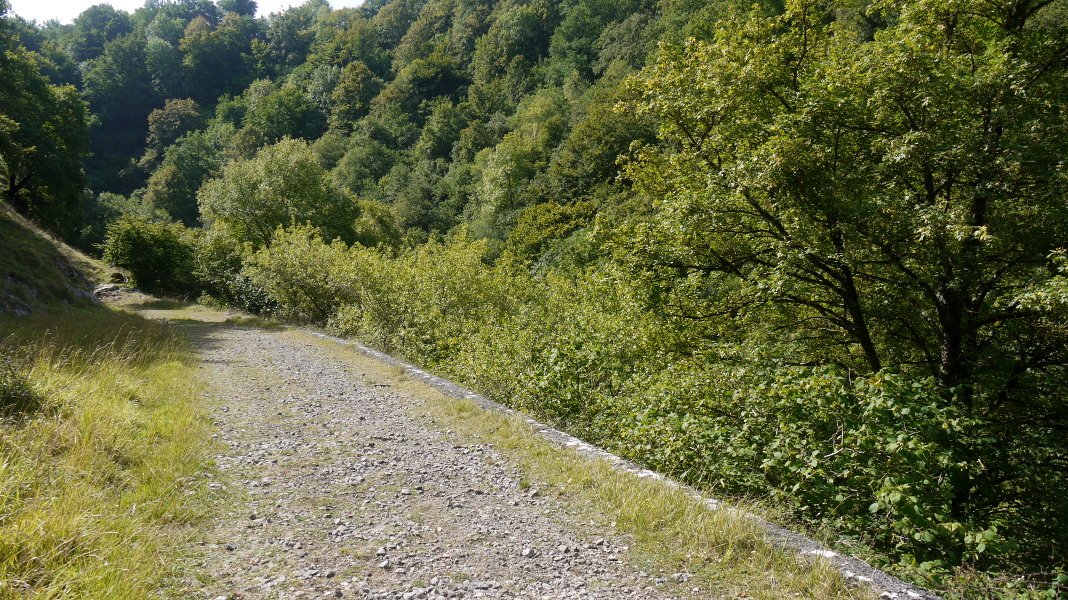 Mugiro aldera jotzen duen bidea (egokitu gabeko tartea)