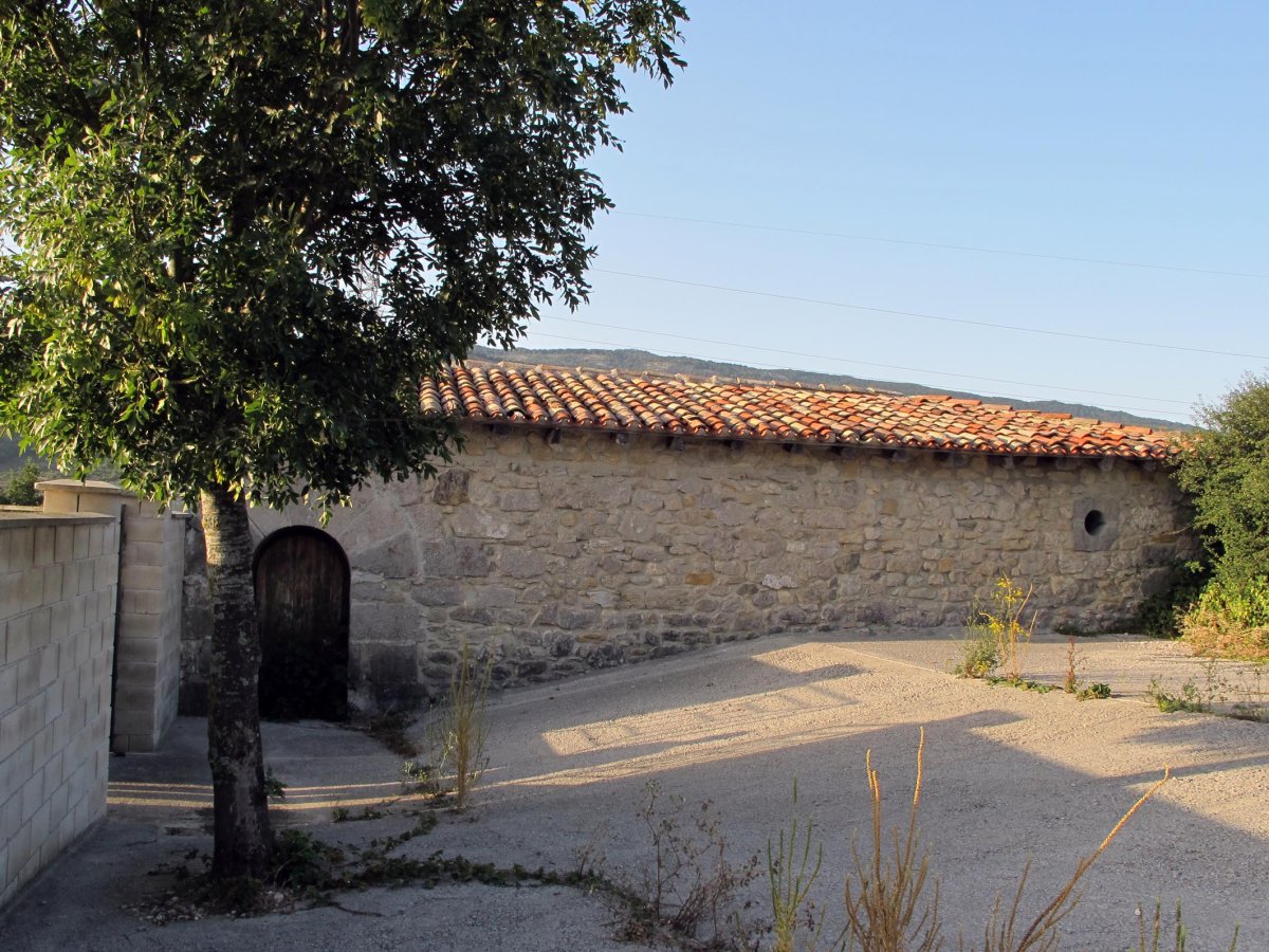 San Juan ermita Ihabarko hilerrian