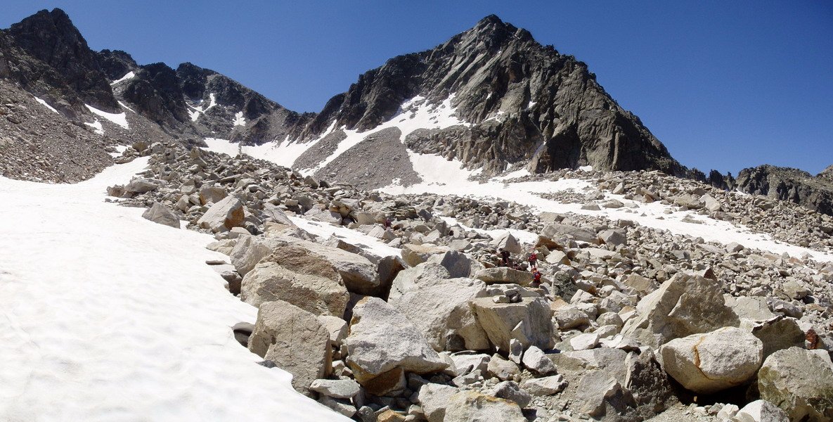 Ipar-mendebaldetik igotzen