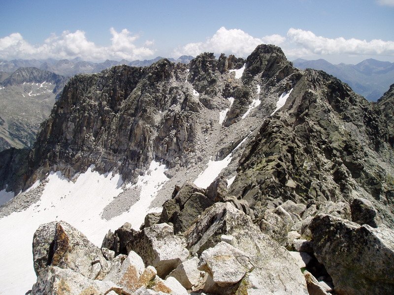 Comaloformo, Besiberri Sudetik ikusita