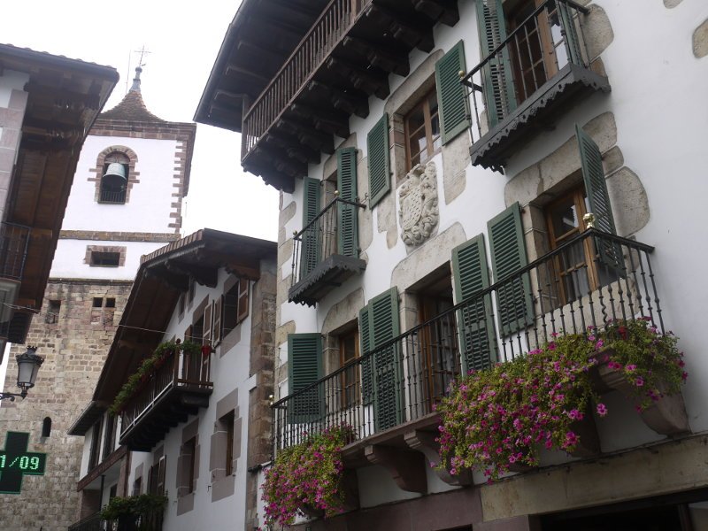 Doneztebeko kale nagusia