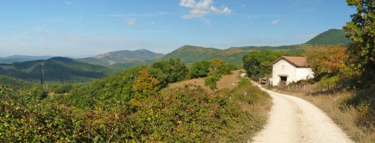 Zabaleako borda, Izaurgiko Kaskoko bizkarrean