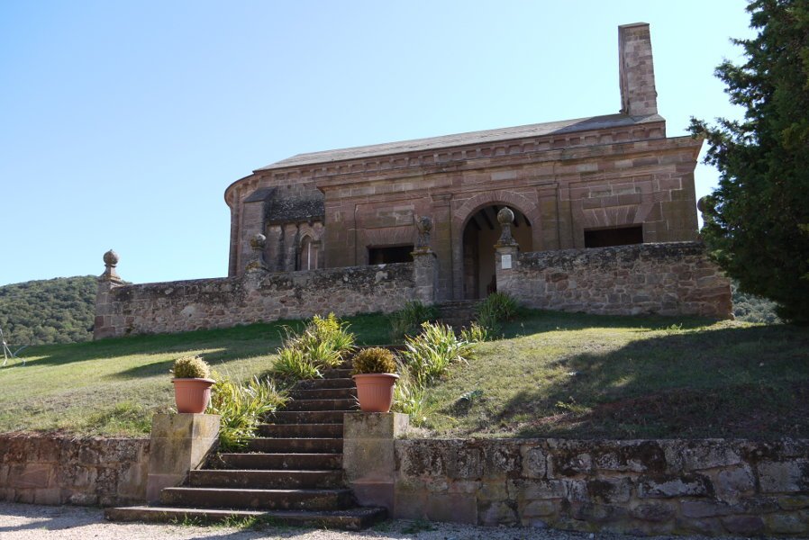 Oso zainduta daude bere inguruak