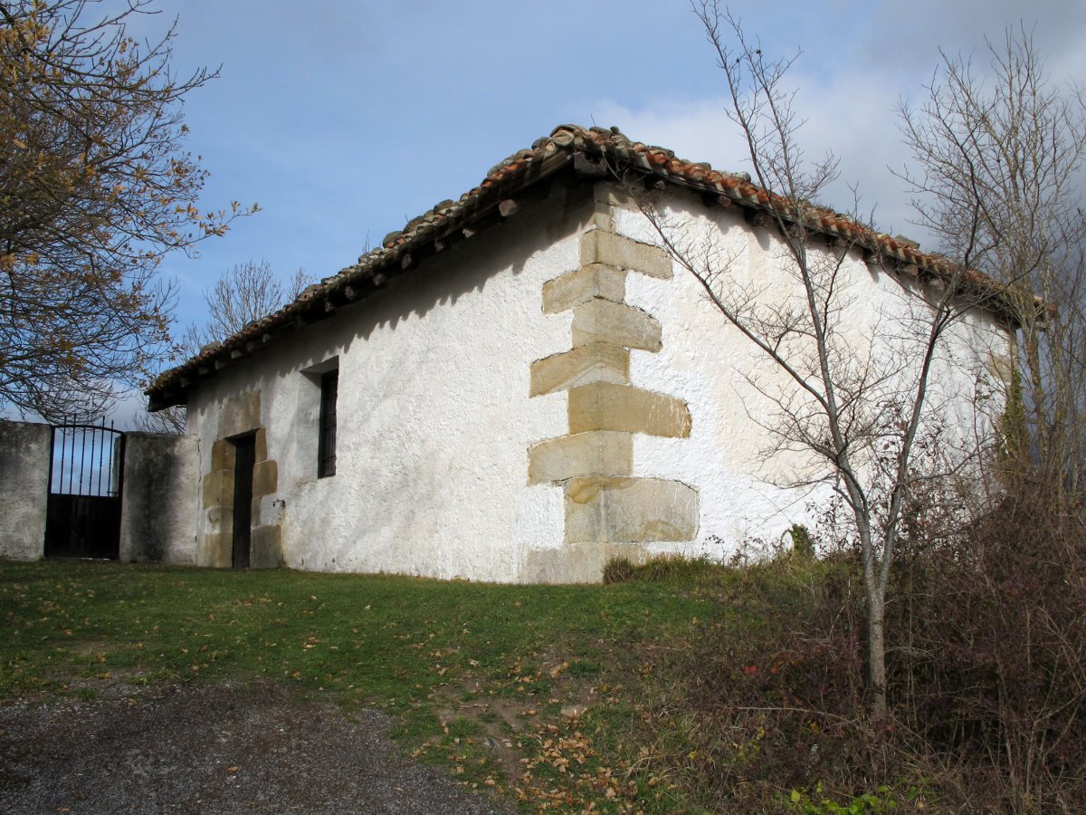 San Andres ermita Zalduondoko hilerrian