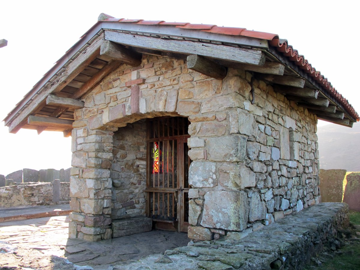 Kalbario ermita Urruña aldean