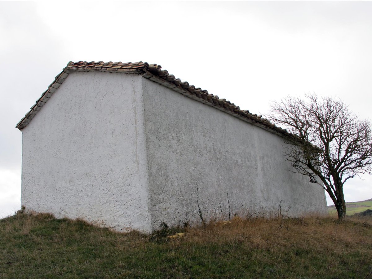 San Migel ermita Olatz aldean