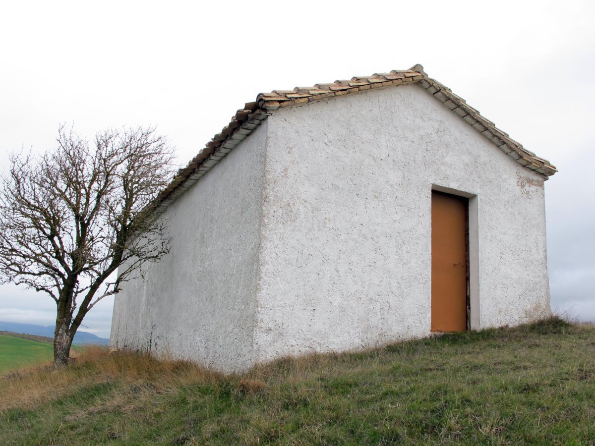 San Migel ermita Olatz aldean