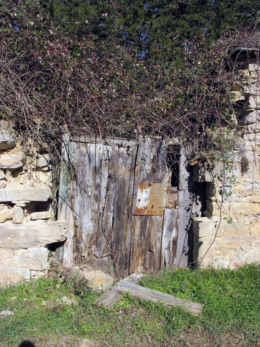 Santa Eufemia ermitaren sarrerako atea