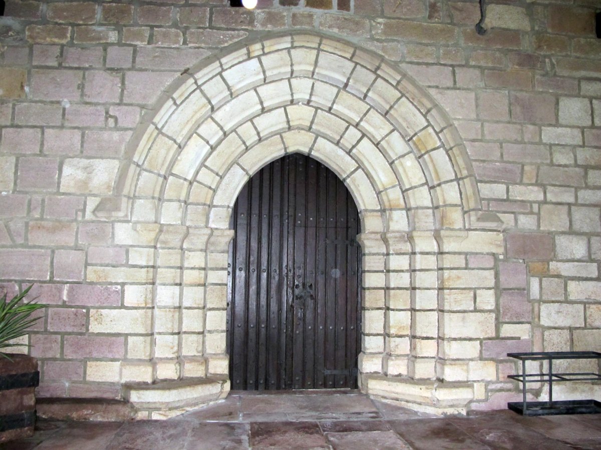 Elizaren sarrerako atea