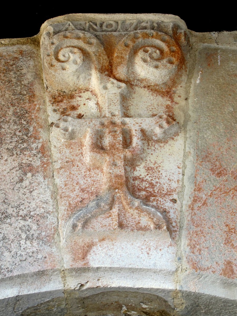 Sarrerako arkodun atearen Giltzarria