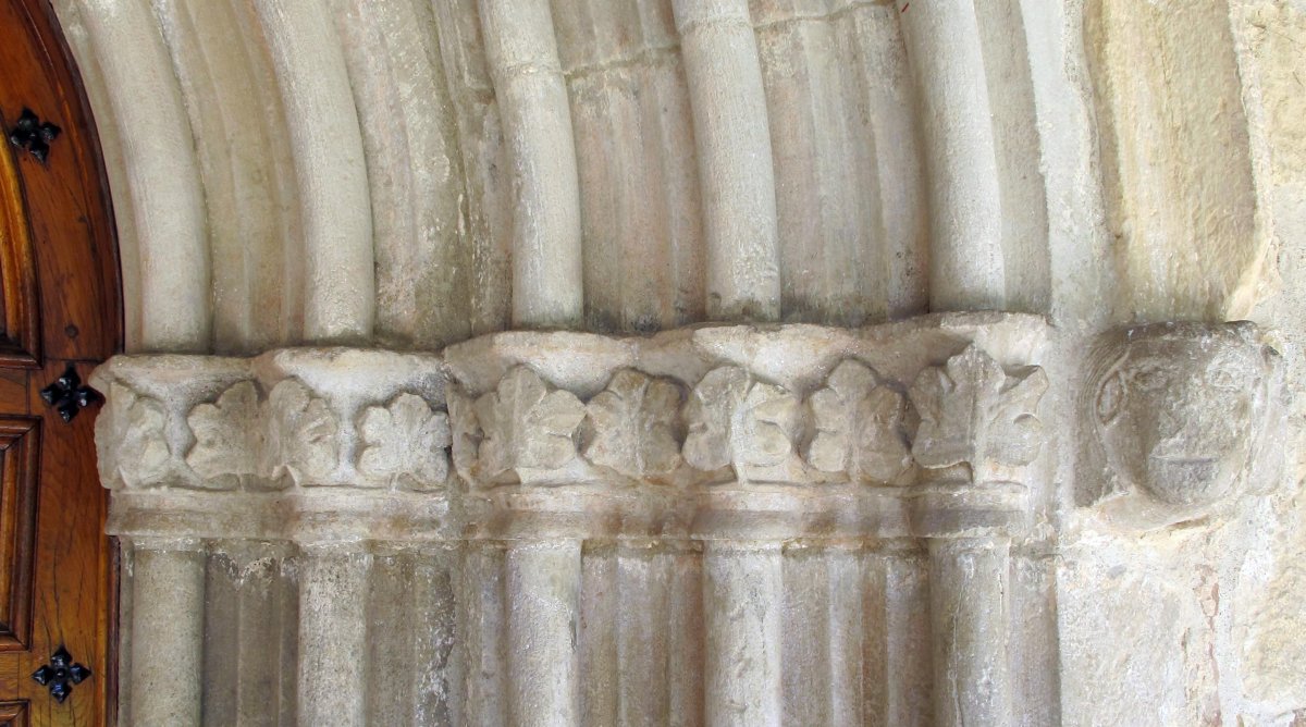 Elizaren sarrerako atea