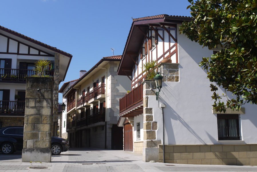 Kalezar: harresiko sarreraren lekukotasunak