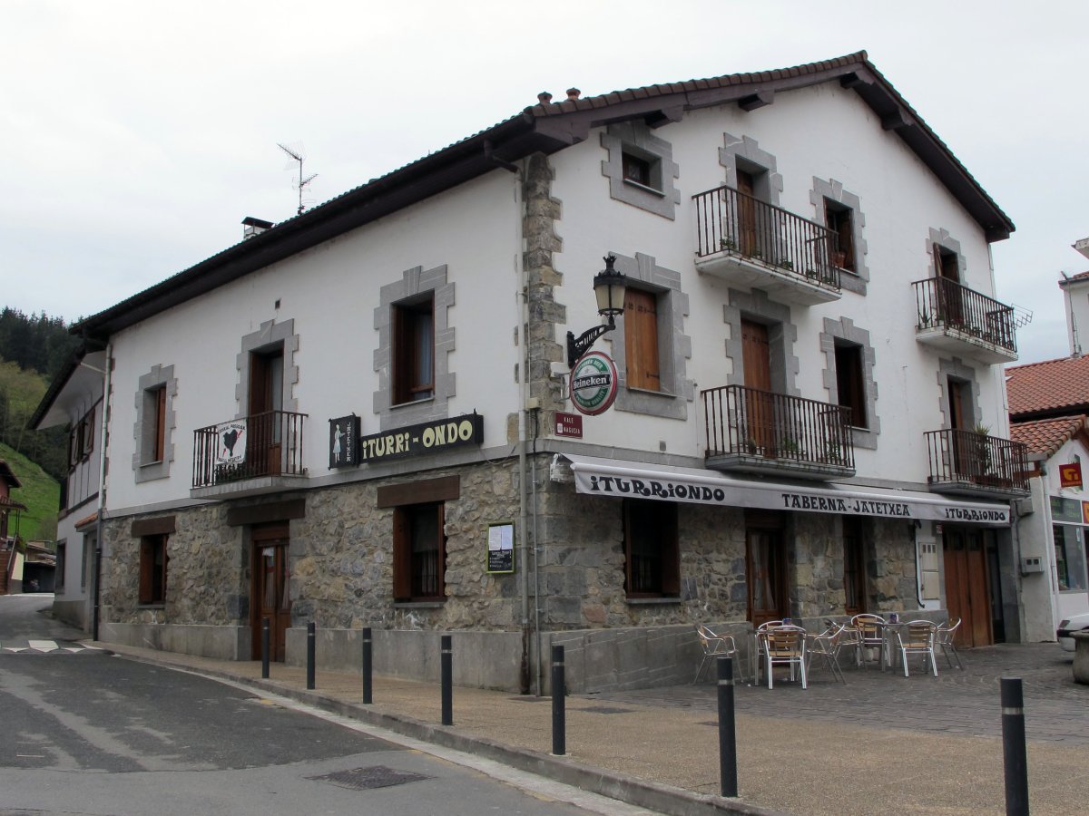 Pellomariene etxea, Iturriondo jatetxea